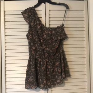 One shoulder peplum top